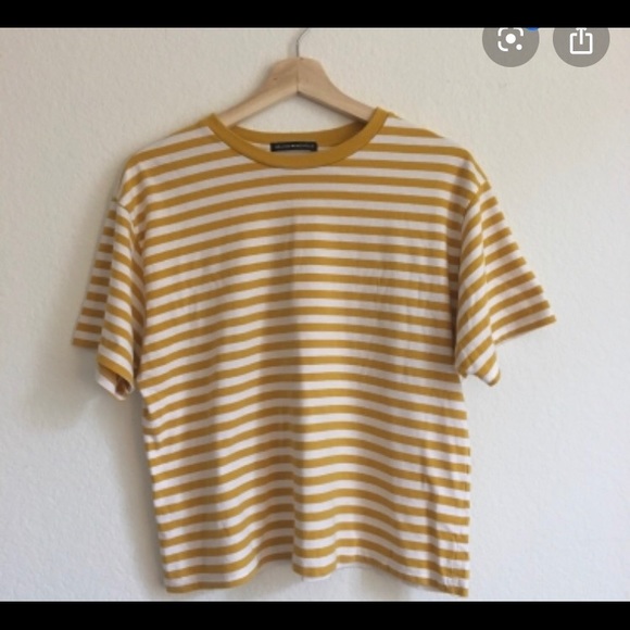 Brandy melville tee - Picture 2 of 2